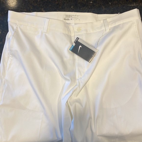 New Nike Dri-Fit Golf Short - White NWT - 38 Waist - Picture 2 of 4